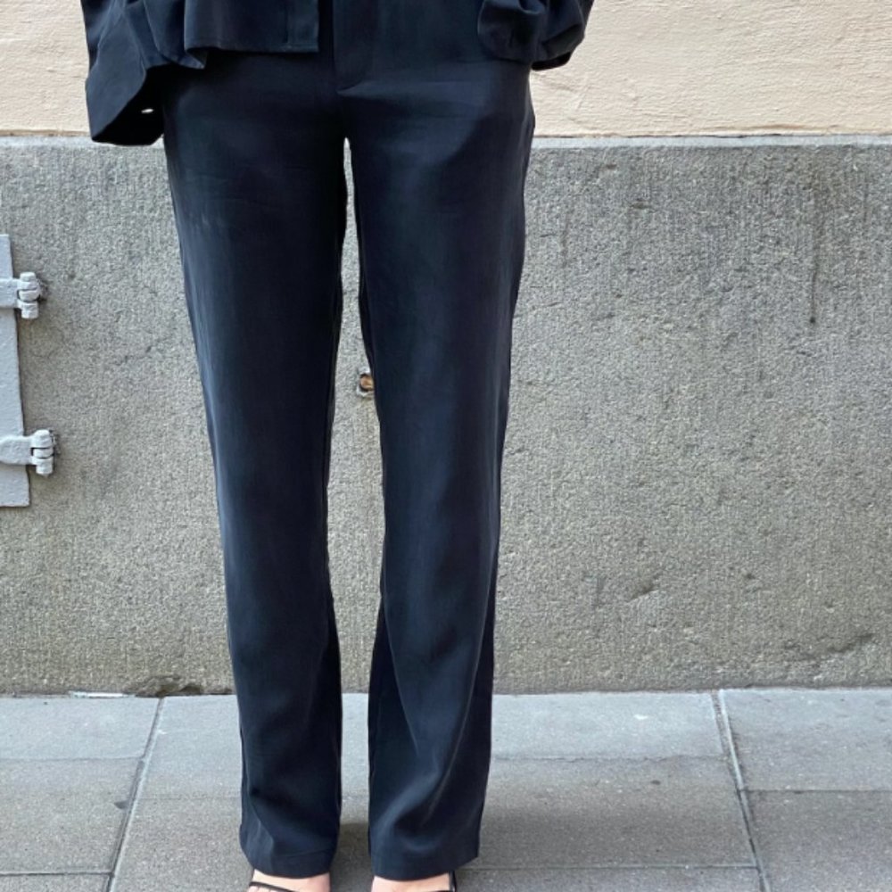 Djerf Avenue On the Go Pants Ash
